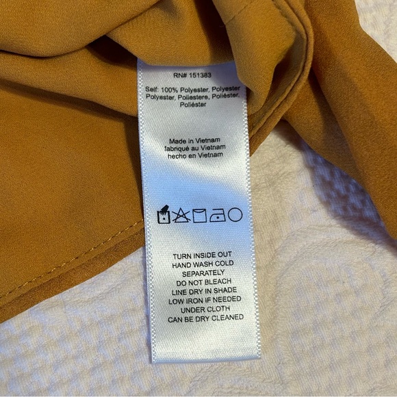 anthropologie wrap top with tie - Picture 4 of 5